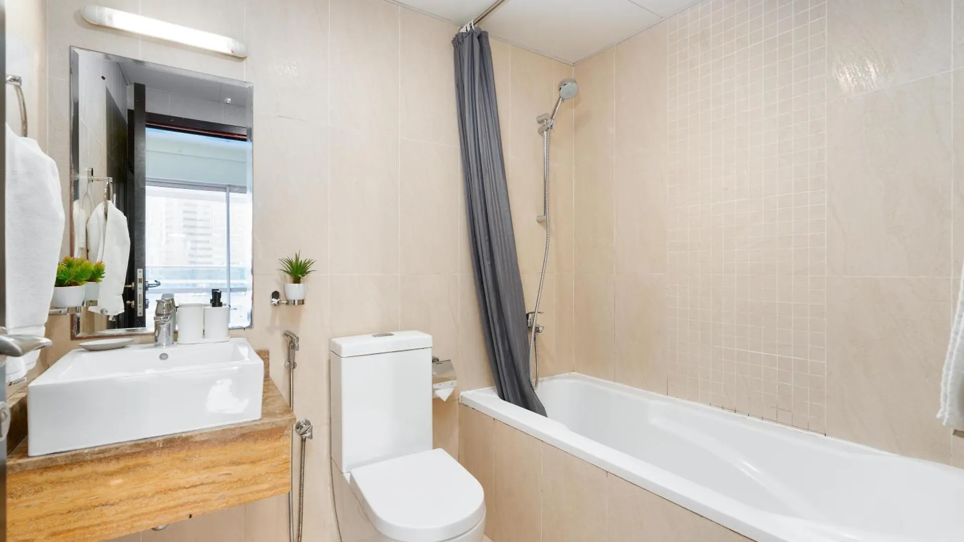 White Sage - Gorgeous Apartment In Jlt Near The Metro Station Dubai United Arab Emirates