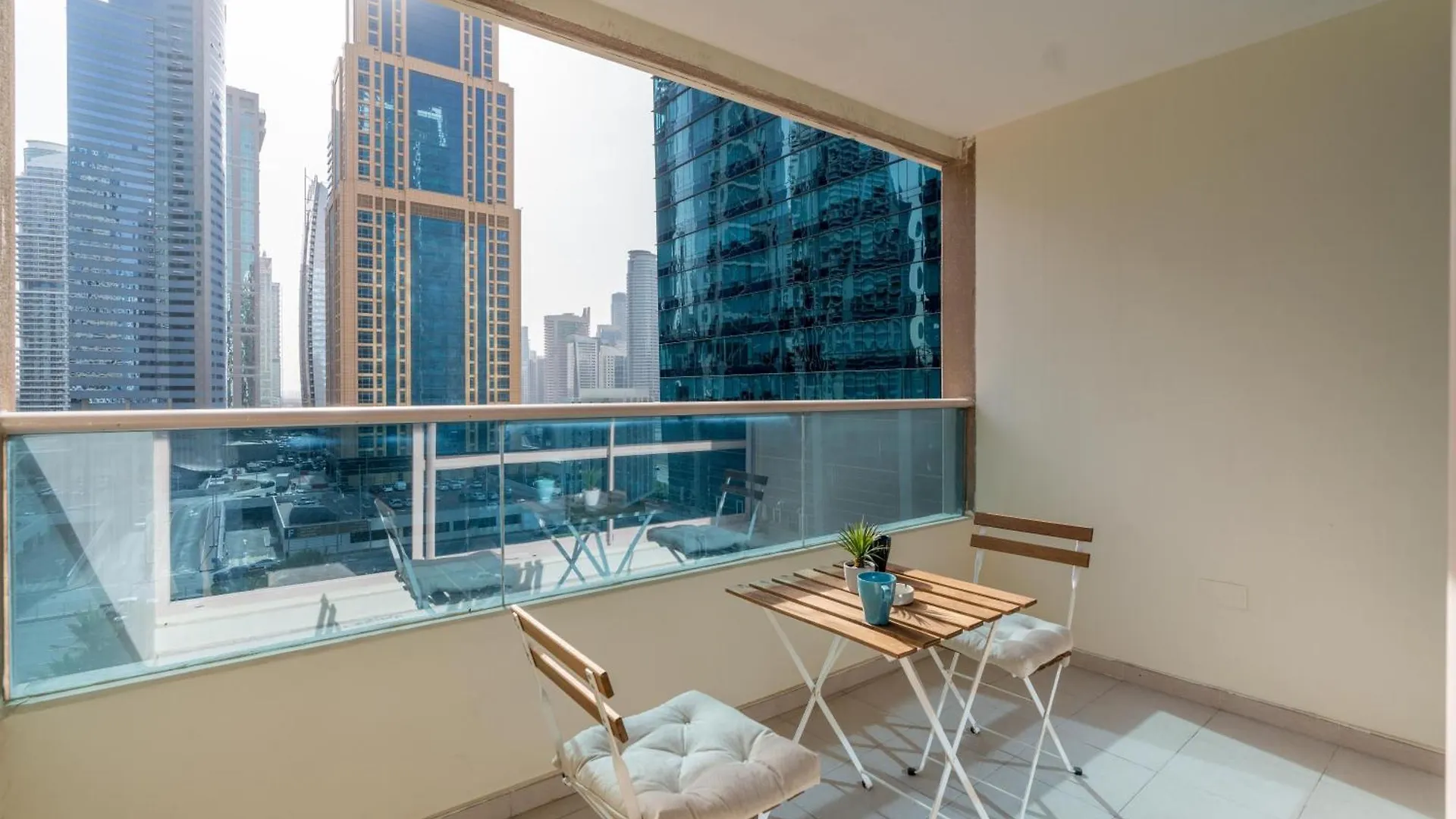 White Sage - Gorgeous Apartment In Jlt Near The Metro Station Dubai