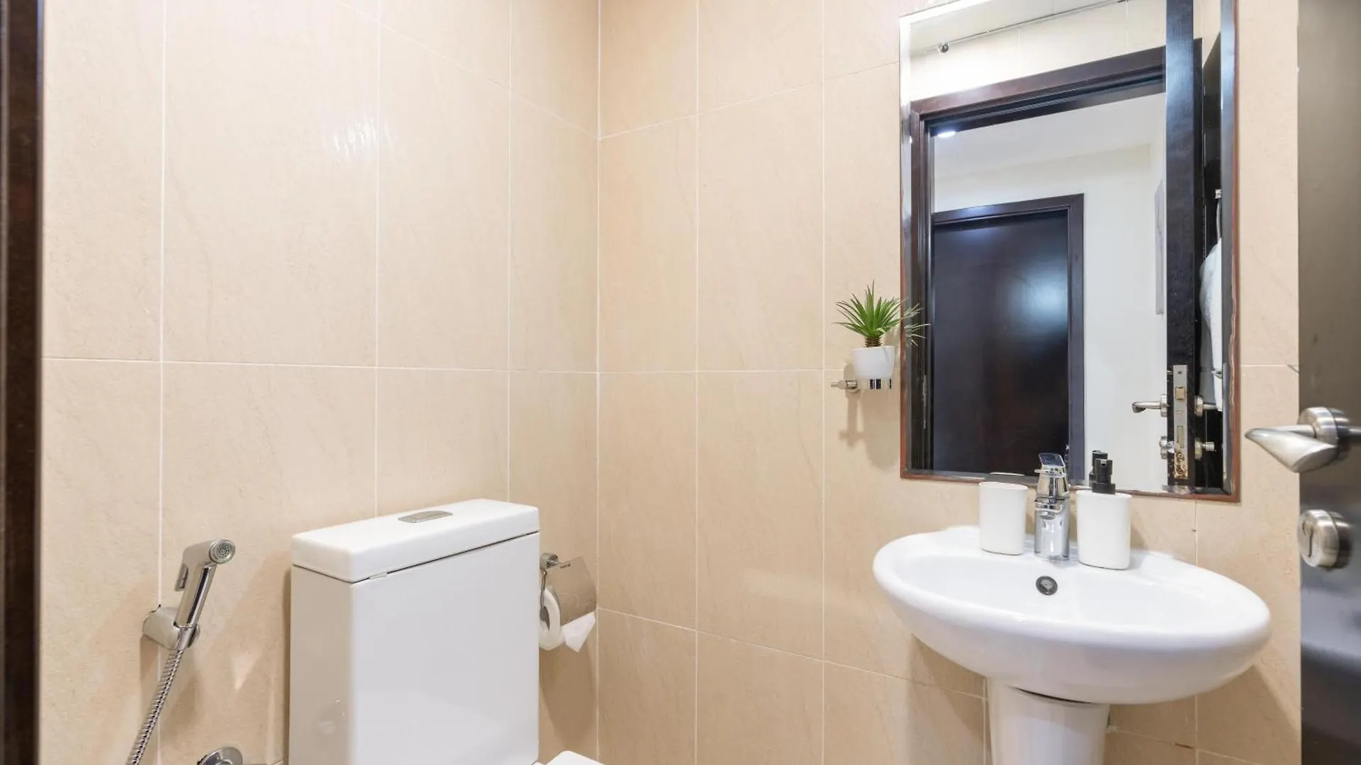White Sage - Gorgeous Apartment In Jlt Near The Metro Station Dubai