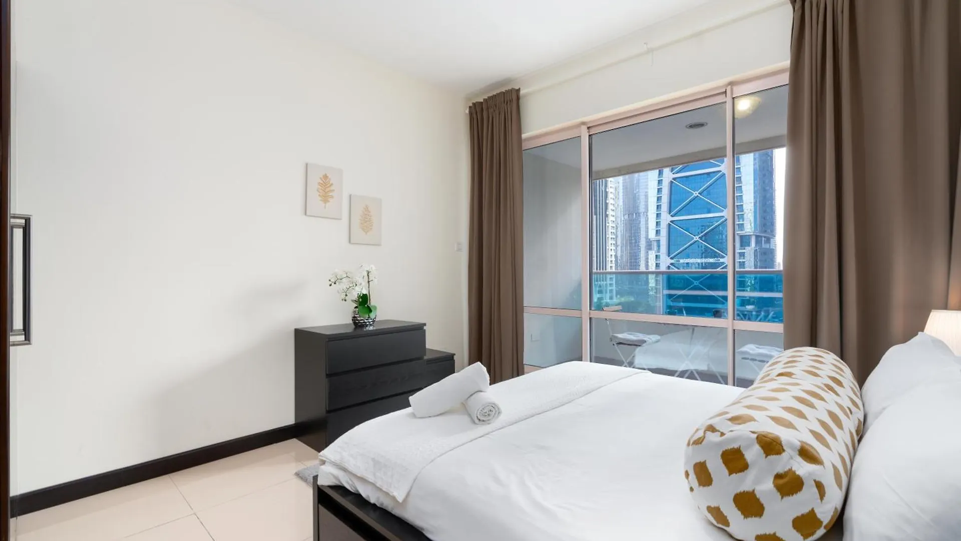 White Sage - Gorgeous Apartment In Jlt Near The Metro Station Dubai